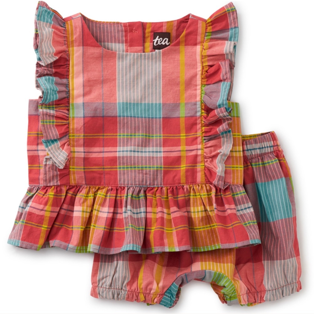NWT Tea Collection Plaid Side Ruffle Baby Set in size 6-9 Months